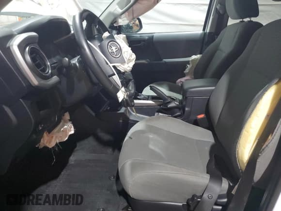 ✅ 2017 Toyota Tacoma SR5 • VIN: 3TMDZ5BN9HM013576 • Lot: 57413685. Wystawiony na Copart z przebiegiem 72 665 mil. Bezpłatny archiwum sprzedaży aukcyjnych z USA i szczegółowy raport historii pojazdu na DreamBid. Zdjęcie 7.