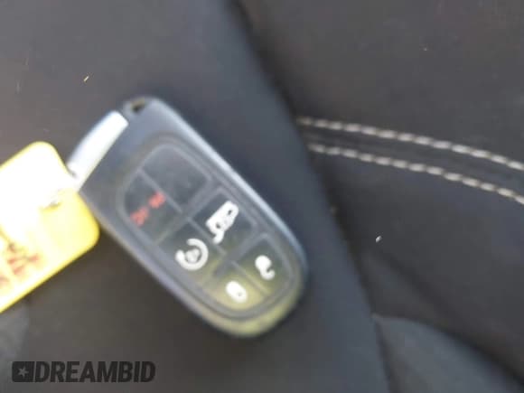 ✅ 2015 Jeep Cherokee Latitude • VIN: 1C4PJLCB8FW612267 • Лот: 43542529. Опубликован ранее на IAAI с пробегом 91 336 миль. Бесплатный доступ к архиву аукционных продаж из США и подробный отчёт об истории автомобиля на DreamBid. Изображение 11.