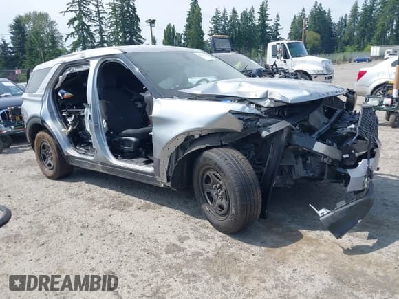 ✅ 2021 Ford Police Interceptor Utility • VIN: 1FM5K8AC0MNA15870 • Lot: 42517357. Wystawiony na IAAI z przebiegiem Nie podano. Bezpłatny archiwum sprzedaży aukcyjnych z USA i szczegółowy raport historii pojazdu na DreamBid. Zdjęcie 1.