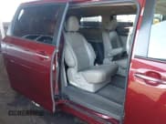 ✅ 2015 Toyota Sienna Limited • VIN: 5TDDK3DC1FS107467 • Lot: 42548047. Wystawiony na IAAI z przebiegiem 202 673 mil. Bezpłatny archiwum sprzedaży aukcyjnych z USA i szczegółowy raport historii pojazdu na DreamBid. Zdjęcie 8.