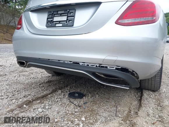 ✅ 2017 Mercedes-Benz C 300 • VIN: WDDWF4KBXHR305193 • Lot: 42766152. Listed on IAAI with 54,781 mi. Free auction sales archive from the USA and detailed vehicle history report at DreamBid. Image 18.