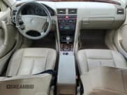 ✅ 2000 Mercedes-Benz C 230 Kompressor • VIN: WDBHA24G9YA806300 • Lot: 61999505. Wystawiony na Copart z przebiegiem 113 036 mil. Bezpłatny archiwum sprzedaży aukcyjnych z USA i szczegółowy raport historii pojazdu na DreamBid. Zdjęcie 8.