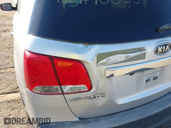 ✅ 2013 Kia Sorento LX • VIN: 5XYKT4A61DG364566 • Lot: 43490033. Listed on IAAI with 194,274 mi. Free auction sales archive from the USA and detailed vehicle history report at DreamBid. Image 14.