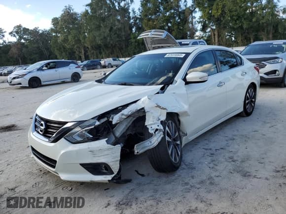 ✅ 2017 Nissan Altima SV • VIN: 1N4AL3AP3HC264855 • Лот: 82659065. Опубликован ранее на Copart с пробегом 139 602 миль. Бесплатный доступ к архиву аукционных продаж из США и подробный отчёт об истории автомобиля на DreamBid. Изображение 1.