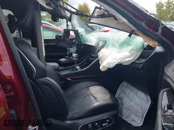 ✅ 2025 Jeep Grand Cherokee Overland • VIN: 1C4RJHDG5S8642499 • Лот: 43137311. Опубликован ранее на IAAI с пробегом 12 695 миль. Бесплатный доступ к архиву аукционных продаж из США и подробный отчёт об истории автомобиля на DreamBid. Изображение 5.