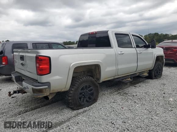 ✅ 2015 Chevrolet Silverado 2500HD LTZ • VIN: 1GC1KWE8XFF158822 • Lot: 84009695. Listed on Copart with 202,515 mi. Free auction sales archive from the USA and detailed vehicle history report at DreamBid. Image 3.