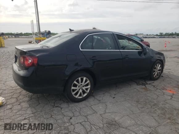 ✅ 2010 Volkswagen Jetta SE • VIN: 3VWRX7AJ8AM008166 • Lot: 53916215. Listed on Copart with 211,197 mi. Free auction sales archive from the USA and detailed vehicle history report at DreamBid. Image 3.