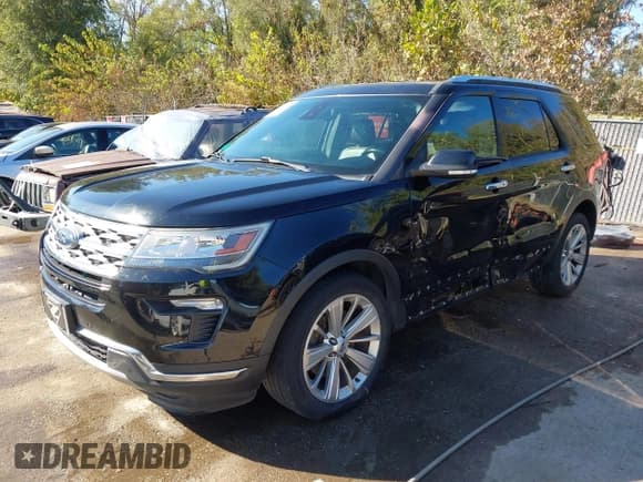 ✅ 2018 Ford Explorer Limited • VIN: 1FM5K8F82JGC92332 • Lot: 43404178. Wystawiony na IAAI z przebiegiem 130 260 mil. Bezpłatny archiwum sprzedaży aukcyjnych z USA i szczegółowy raport historii pojazdu na DreamBid. Zdjęcie 2.