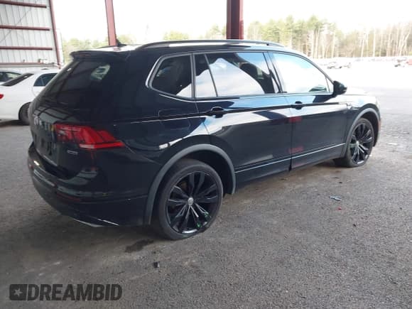 ✅ 2021 Volkswagen Tiguan SE • VIN: 3VV2B7AX4MM052467 • Lot: 43751205. Wystawiony na IAAI z przebiegiem 89 374 mil. Bezpłatny archiwum sprzedaży aukcyjnych z USA i szczegółowy raport historii pojazdu na DreamBid. Zdjęcie 4.