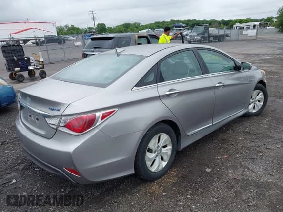 ✅ 2013 Hyundai Sonata Limited • VIN: KMHEC4A48DA078866 • Лот: 42527640. Опубликован ранее на IAAI с пробегом 187 347 миль. Бесплатный доступ к архиву аукционных продаж из США и подробный отчёт об истории автомобиля на DreamBid. Изображение 4.