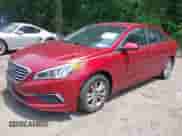 2016 Hyundai Sonata 2.4L z VIN 5NPE24AF0GH395112, wystawiony jako IAAI lot #42568193 z przebiegiem 103 612 mil mil oraz . Historia ofert i sprzedaży dostępna na DreamBid. Obrazek 2.