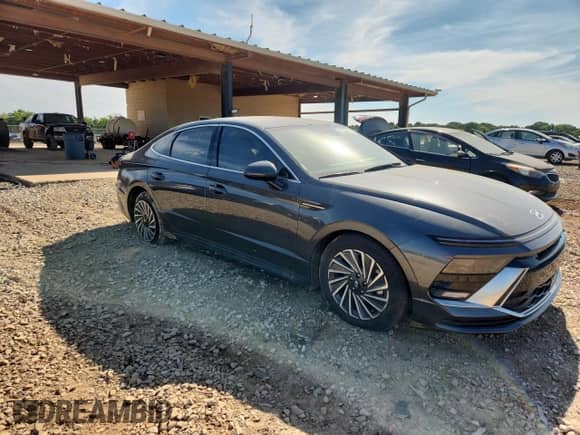 2024 Hyundai Sonata SEL z VIN KMHL34JJ4RA091523, wystawiony jako Copart lot #70529705 z przebiegiem Nie podano mil oraz Szkoda całkowita • Salvage title. Historia ofert i sprzedaży dostępna na DreamBid. Obrazek 4.