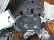 ✅ 2019 Chevrolet Silverado 1500 LT • VIN: 1GCPWCED0KZ116422 • Lot: 42883220. Wystawiony na IAAI z przebiegiem Nie podano. Bezpłatny archiwum sprzedaży aukcyjnych z USA i szczegółowy raport historii pojazdu na DreamBid. Zdjęcie 11.