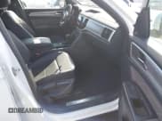 ✅ 2022 Volkswagen Atlas SE • VIN: 1V2JE2CAXNC211975 • Lot: 41668404. Wystawiony na IAAI z przebiegiem 17 983 mil. Bezpłatny archiwum sprzedaży aukcyjnych z USA i szczegółowy raport historii pojazdu na DreamBid. Zdjęcie 5.