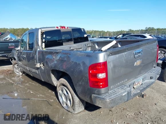 ✅ 2009 Chevrolet Silverado 1500 • VIN: 2GCEC39J891109818 • Lot: 41302124. Wystawiony na IAAI z przebiegiem Nie podano. Bezpłatny archiwum sprzedaży aukcyjnych z USA i szczegółowy raport historii pojazdu na DreamBid. Zdjęcie 3.