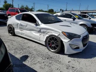 ✅ 2013 Hyundai Genesis Coupe Premium • VIN: KMHHT6KD1DU112460 • Lot: 85746195. Wystawiony na Copart z przebiegiem Nie podano. Bezpłatny archiwum sprzedaży aukcyjnych z USA i szczegółowy raport historii pojazdu na DreamBid. Zdjęcie 4.