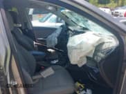 ✅ 2016 Hyundai Santa Fe • VIN: 5XYZT3LB0GG351802 • Lot: 42695517. Wystawiony na IAAI z przebiegiem Nie podano. Bezpłatny archiwum sprzedaży aukcyjnych z USA i szczegółowy raport historii pojazdu na DreamBid. Zdjęcie 5.