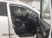 ✅ 2017 Toyota Highlander XLE • VIN: 5TDJZRFH6HS483384 • Lot: 42691358. Listed on IAAI with 198,958 mi. Free auction sales archive from the USA and detailed vehicle history report at DreamBid. Image 5.