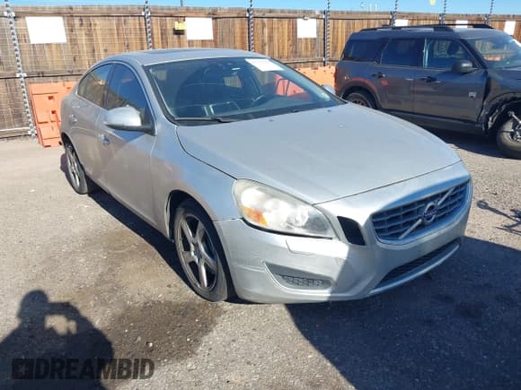 ✅ 2012 Volvo S60 T5 • VIN: YV1622FS5C2120646 • Lot: 43621098. Listed on IAAI with 86,110 mi. Free auction sales archive from the USA and detailed vehicle history report at DreamBid. Image 1.