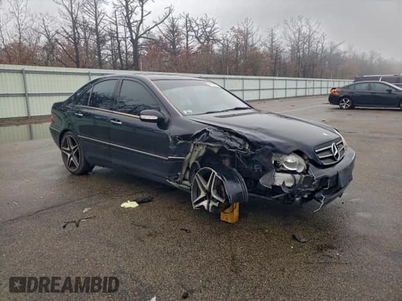 ✅ 2004 Mercedes-Benz C 240 • VIN: WDBRF81J34F546000 • Lot: 94406995. Wystawiony na Copart z przebiegiem 215 212 mil. Bezpłatny archiwum sprzedaży aukcyjnych z USA i szczegółowy raport historii pojazdu na DreamBid. Zdjęcie 4.