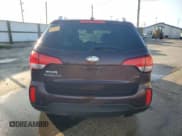 ✅ 2014 Kia Sorento LX • VIN: 5XYKTCA68EG446757 • Lot: 81235625. Wystawiony na Copart z przebiegiem 216 431 mil. Bezpłatny archiwum sprzedaży aukcyjnych z USA i szczegółowy raport historii pojazdu na DreamBid. Zdjęcie 6.