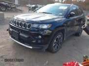 ✅ 2023 Jeep Compass (RED) Edition • VIN: 3C4NJDCN3PT558682 • Lot: 40799058. Wystawiony na IAAI z przebiegiem 8 786 mil. Bezpłatny archiwum sprzedaży aukcyjnych z USA i szczegółowy raport historii pojazdu na DreamBid. Zdjęcie 2.