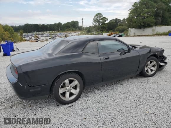 ✅ 2010 Dodge Challenger SE • VIN: 2B3CJ4DV5AH321487 • Lot: 74838084. Wystawiony na Copart z przebiegiem 211 598 mil. Bezpłatny archiwum sprzedaży aukcyjnych z USA i szczegółowy raport historii pojazdu na DreamBid. Zdjęcie 3.
