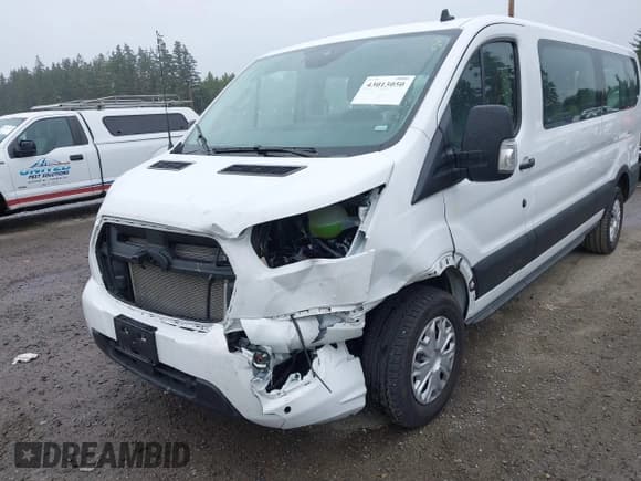 ✅ 2025 Ford Transit Passenger XL • VIN: 1FBAX2Y84SKA50207 • Lot: 43013050. Wystawiony na IAAI z przebiegiem 8 796 mil. Bezpłatny archiwum sprzedaży aukcyjnych z USA i szczegółowy raport historii pojazdu na DreamBid. Zdjęcie 6.
