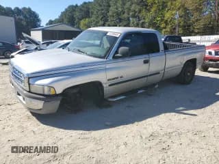 ✅ 2001 Dodge 1500 • VIN: 3B7HC13Z31G812545 • Лот: 75350464. Опубликован ранее на Copart с пробегом 203 662 миль. Бесплатный доступ к архиву аукционных продаж из США и подробный отчёт об истории автомобиля на DreamBid. Изображение 1.