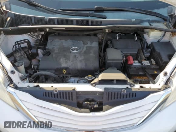 ✅ 2015 Toyota Sienna LE AAS • VIN: 5TDKK3DC6FS560071 • Lot: 59883805. Listed on Copart with 125,292 mi. Free auction sales archive from the USA and detailed vehicle history report at DreamBid. Image 12.