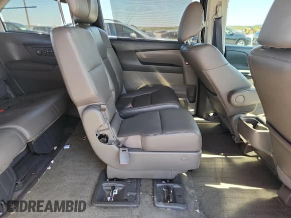 ✅ 2014 Honda Odyssey Touring • VIN: 5FNRL5H96EB078323 • Lot: 89666745. Listed on Copart with 150,898 mi. Free auction sales archive from the USA and detailed vehicle history report at DreamBid. Image 11.