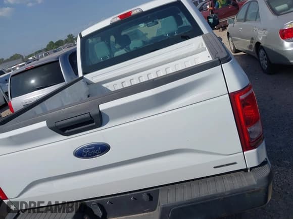 ✅ 2015 Ford F-150 XLT • VIN: 1FTEW1EF0FFA41970 • Lot: 42849214. Wystawiony na IAAI z przebiegiem 56 536 mil. Bezpłatny archiwum sprzedaży aukcyjnych z USA i szczegółowy raport historii pojazdu na DreamBid. Zdjęcie 16.