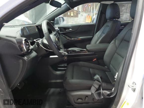 ✅ 2025 Chevrolet Equinox AWD LT • VIN: 3GNAXPEGXSL331020 • Lot: 64224325. Wystawiony na Copart z przebiegiem 643 mil. Bezpłatny archiwum sprzedaży aukcyjnych z USA i szczegółowy raport historii pojazdu na DreamBid. Zdjęcie 7.