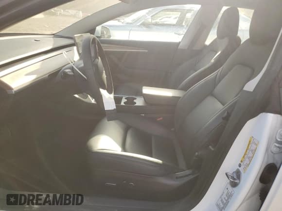 ✅ 2023 Tesla Model 3 • VIN: 5YJ3E1EA5PF554829 • Lot: 90008575. Wystawiony na Copart z przebiegiem 71 974 mil. Bezpłatny archiwum sprzedaży aukcyjnych z USA i szczegółowy raport historii pojazdu na DreamBid. Zdjęcie 7.