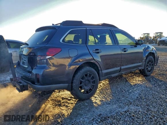 ✅ 2013 Subaru Outback Limited • VIN: 4S4BRDKCXD2247366 • Lot: 95767145. Listed on Copart with 187,747 mi. Free auction sales archive from the USA and detailed vehicle history report at DreamBid. Image 3.