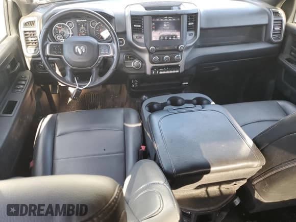 ✅ 2021 Ram 2500 Tradesman • VIN: 3C6UR5HJ6MG561247 • Lot: 90834525. Wystawiony na Copart z przebiegiem 36 180 mil. Bezpłatny archiwum sprzedaży aukcyjnych z USA i szczegółowy raport historii pojazdu na DreamBid. Zdjęcie 8.