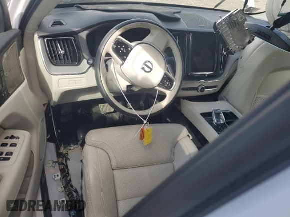 ✅ 2025 Volvo XC60 Ultra • VIN: YV4H60RM3S1054510 • Lot: 85726705. Listed on Copart with Not provided. Free auction sales archive from the USA and detailed vehicle history report at DreamBid. Image 8.