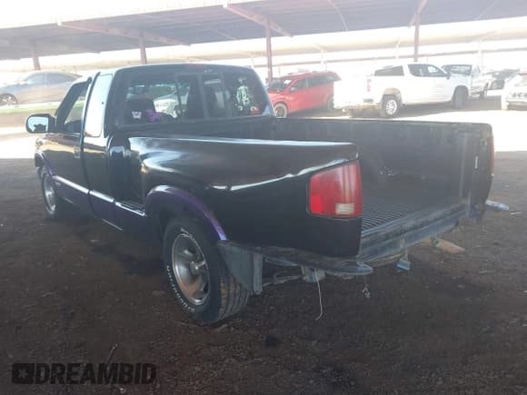 ✅ 2000 Chevrolet S-10 LS • VIN: 1GCCS1954Y8215986 • Лот: 41837475. Опубликован ранее на IAAI с пробегом 192 113 миль. Бесплатный доступ к архиву аукционных продаж из США и подробный отчёт об истории автомобиля на DreamBid. Изображение 3.