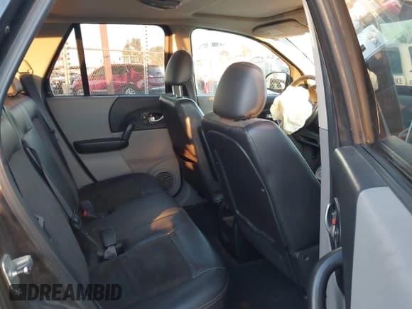 ✅ 2005 Saturn VUE • VIN: 5GZCZ53495S859628 • Lot: 41261997. Wystawiony na IAAI z przebiegiem 124 561 mil. Bezpłatny archiwum sprzedaży aukcyjnych z USA i szczegółowy raport historii pojazdu na DreamBid. Zdjęcie 8.