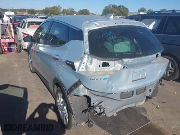 ✅ 2023 Chevrolet Bolt EV 1LT • VIN: 1G1FW6S07P4180386 • Lot: 43488676. Listed on IAAI with 32,179 mi. Free auction sales archive from the USA and detailed vehicle history report at DreamBid. Image 3.