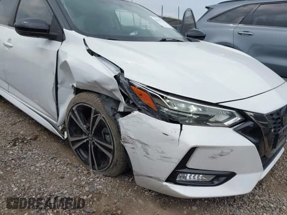 ✅ 2020 Nissan Sentra SR • VIN: 3N1AB8DV6LY241609 • Lot: 42255322. Listed on IAAI with 52,193 mi. Free auction sales archive from the USA and detailed vehicle history report at DreamBid. Image 6.