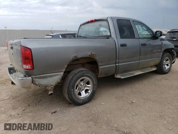 2005 Dodge 1500 SLT z VIN 1D7HU18N45J611945, wystawiony jako Copart lot #64066864 z przebiegiem 128 874 mil mil oraz Czysty tytuł • Clean title. Historia ofert i sprzedaży dostępna na DreamBid. Obrazek 3.