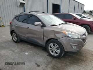 2013 Hyundai Tucson GLS z VIN KM8JU3AC2DU681758, wystawiony jako Copart lot #71302434 z przebiegiem 152 257 mil mil oraz Szkoda całkowita • Salvage title. Historia ofert i sprzedaży dostępna na DreamBid. Obrazek 4.