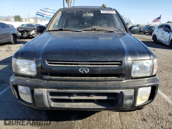 ✅ 1998 Infiniti QX4 • VIN: JNRAR05YXWW038480 • Lot: 85388074. Wystawiony na Copart z przebiegiem 184 185 mil. Bezpłatny archiwum sprzedaży aukcyjnych z USA i szczegółowy raport historii pojazdu na DreamBid. Zdjęcie 5.
