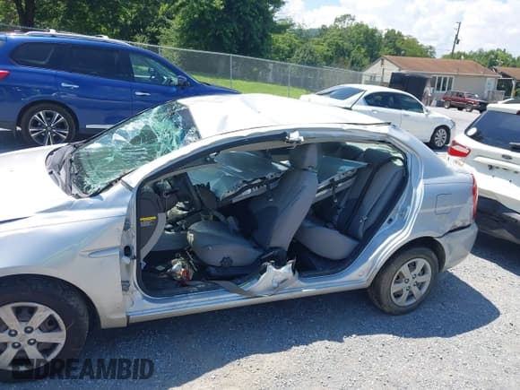 ✅ 2010 Hyundai Accent GLS • VIN: KMHCN4AC3AU467949 • Лот: 42688761. Опубликован ранее на IAAI с пробегом 174 454 миль. Бесплатный доступ к архиву аукционных продаж из США и подробный отчёт об истории автомобиля на DreamBid. Изображение 6.