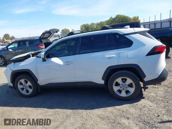 ✅ 2019 Toyota RAV4 XLE • VIN: JTMW1RFVXKD023554 • Lot: 43630485. Listed on IAAI with 93,015 mi. Free auction sales archive from the USA and detailed vehicle history report at DreamBid. Image 14.