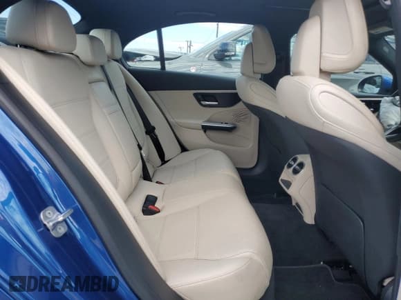 ✅ 2024 Mercedes-Benz C 300 • VIN: W1KAF4GB1RR185434 • Lot: 86487405. Wystawiony na Copart z przebiegiem Nie podano. Bezpłatny archiwum sprzedaży aukcyjnych z USA i szczegółowy raport historii pojazdu na DreamBid. Zdjęcie 10.