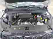 2025 Jeep Compass Latitude z VIN 3C4NJDBN0ST586904, wystawiony jako IAAI lot #42896513 z przebiegiem 4 100 mil mil oraz . Historia ofert i sprzedaży dostępna na DreamBid. Obrazek 10.