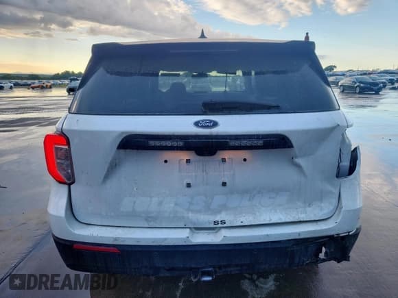 ✅ 2023 Ford Police Interceptor Utility • VIN: 1FM5K8AC3PGC18485 • Lot: 82057235. Listed on Copart with 26,878 mi. Free auction sales archive from the USA and detailed vehicle history report at DreamBid. Image 6.