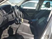 ✅ 2016 Volkswagen Tiguan SEL • VIN: WVGAV7AX5GW527948 • Лот: 44321185. Опубликован ранее на Copart с пробегом 58 972 миль. Бесплатный доступ к архиву аукционных продаж из США и подробный отчёт об истории автомобиля на DreamBid. Изображение 7.